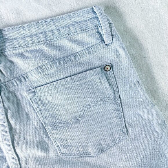 Women's Tilt Denim Shorts | Light Blue Wash | Distressed | Size 7 | Stretch - Picture 7 of 16